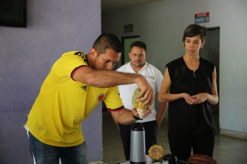 A local distributor of cacao gave a demonstration to the delegation of the process to produce chocolate